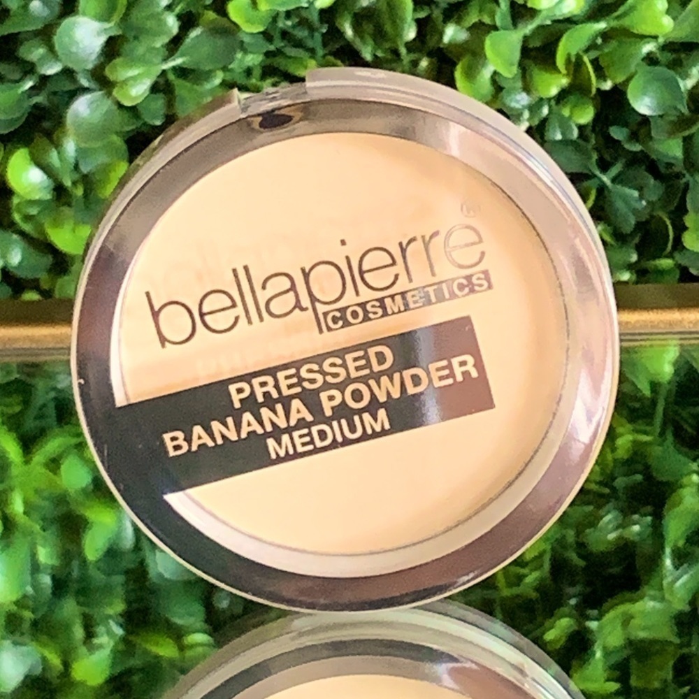 Bellapierre Cosmetics Pressed Banana Powder in Medium | NEW